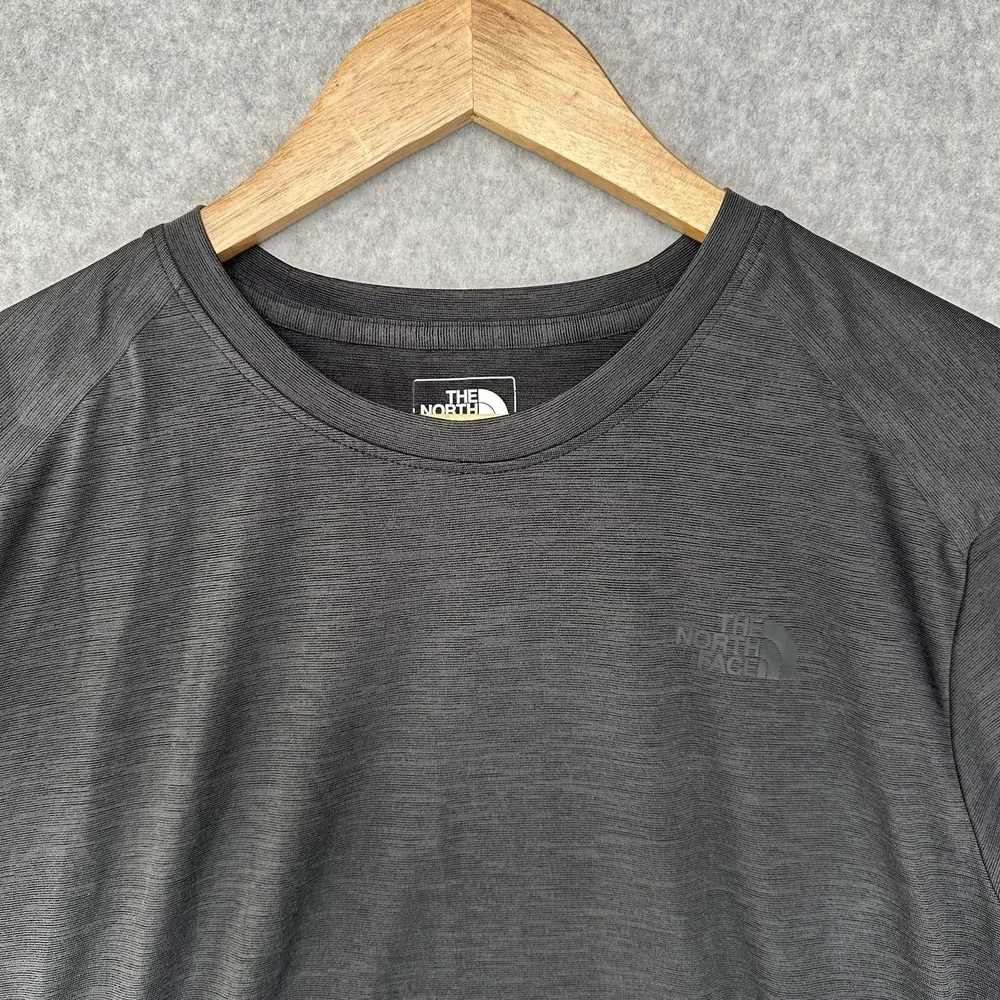 The North Face Mens FlashDry Training T-Shirt Charcoal Heather Grey Small S
